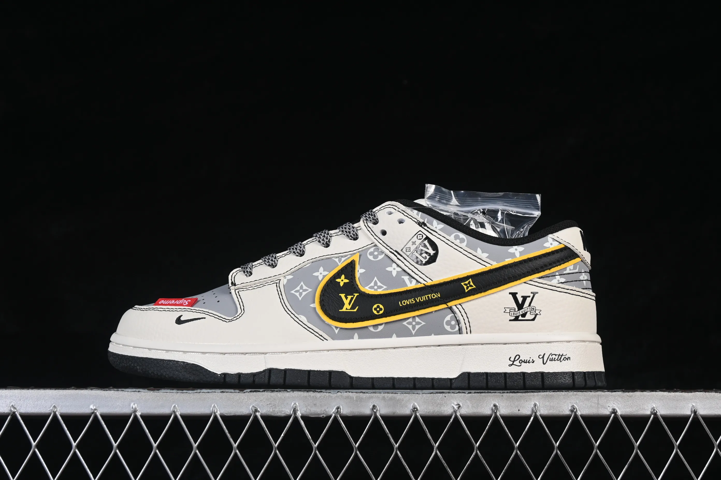 All categories Nk SB Dunk Series Nk SB Dunk Low High-end customized low-top sneakers Nike SB Dunk Low LV joint model High-end customized low-top casual sneakers DN3168-029